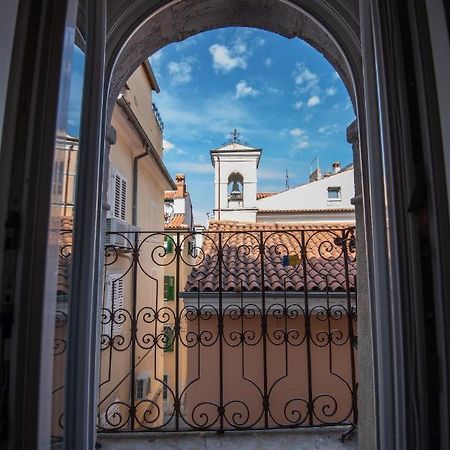 Saint Roch Square Seven Пиран Екстериор снимка
